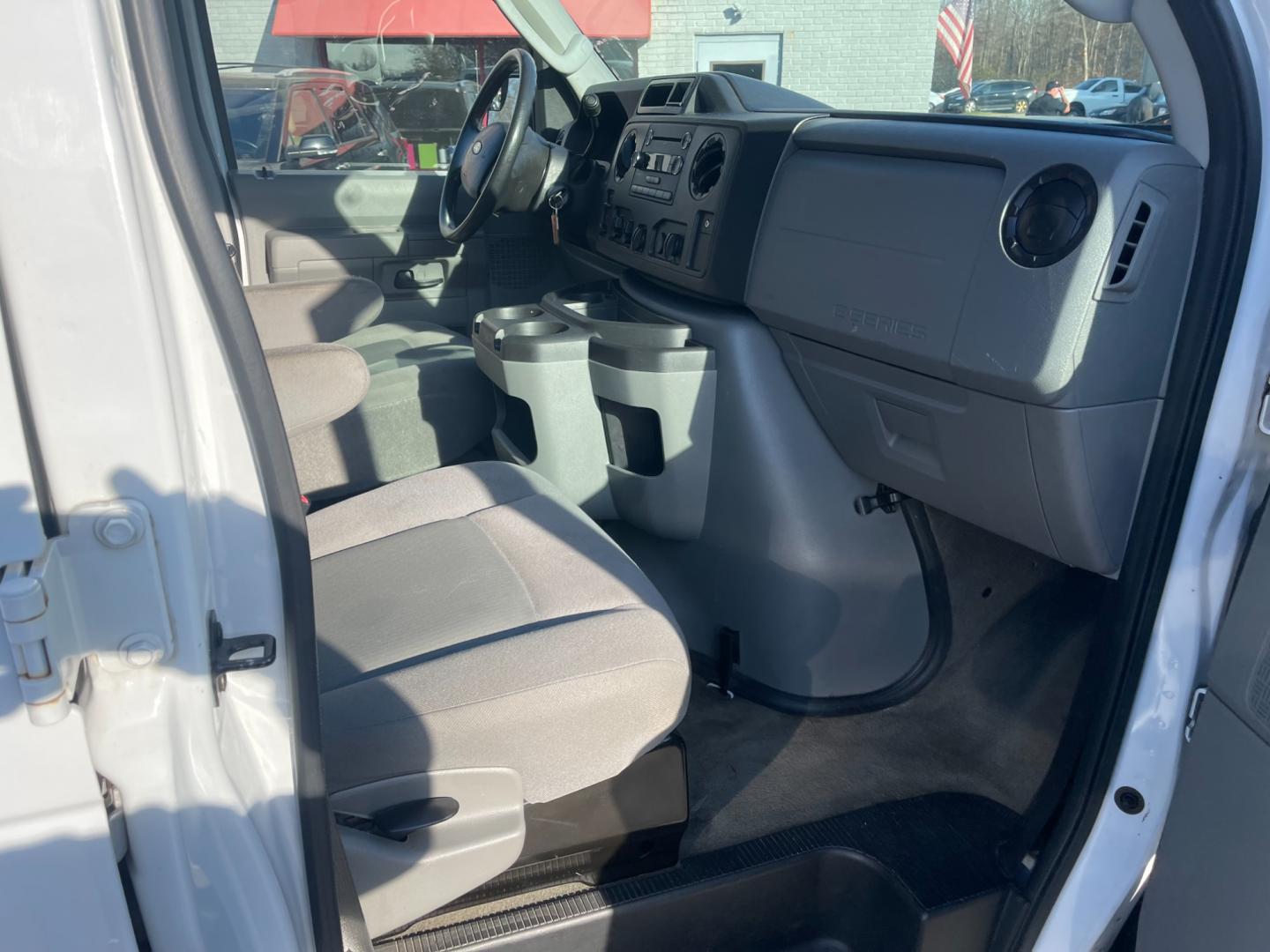 2013 White /Gray Ford E-Series Wagon E-350 XLT Super Duty Extended (1FBSS3BL8DD) with an 5.4L V8 SOHC 16V FFV engine, 4-Speed Automatic transmission, located at 547 E. Main St., Orwell, OH, 44076, (440) 437-5893, 41.535435, -80.847855 - Photo#38